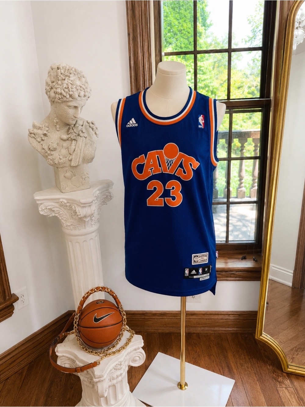 Adidas Hardwood Classics LeBron James Cavaliers Jersey Blue Gold Men’s
XL